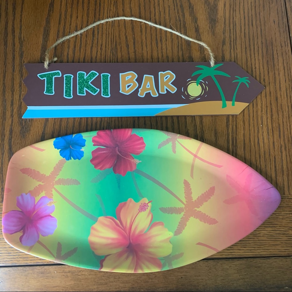 4 pc Bundle of Tiki Bar Luau Party Decorations
